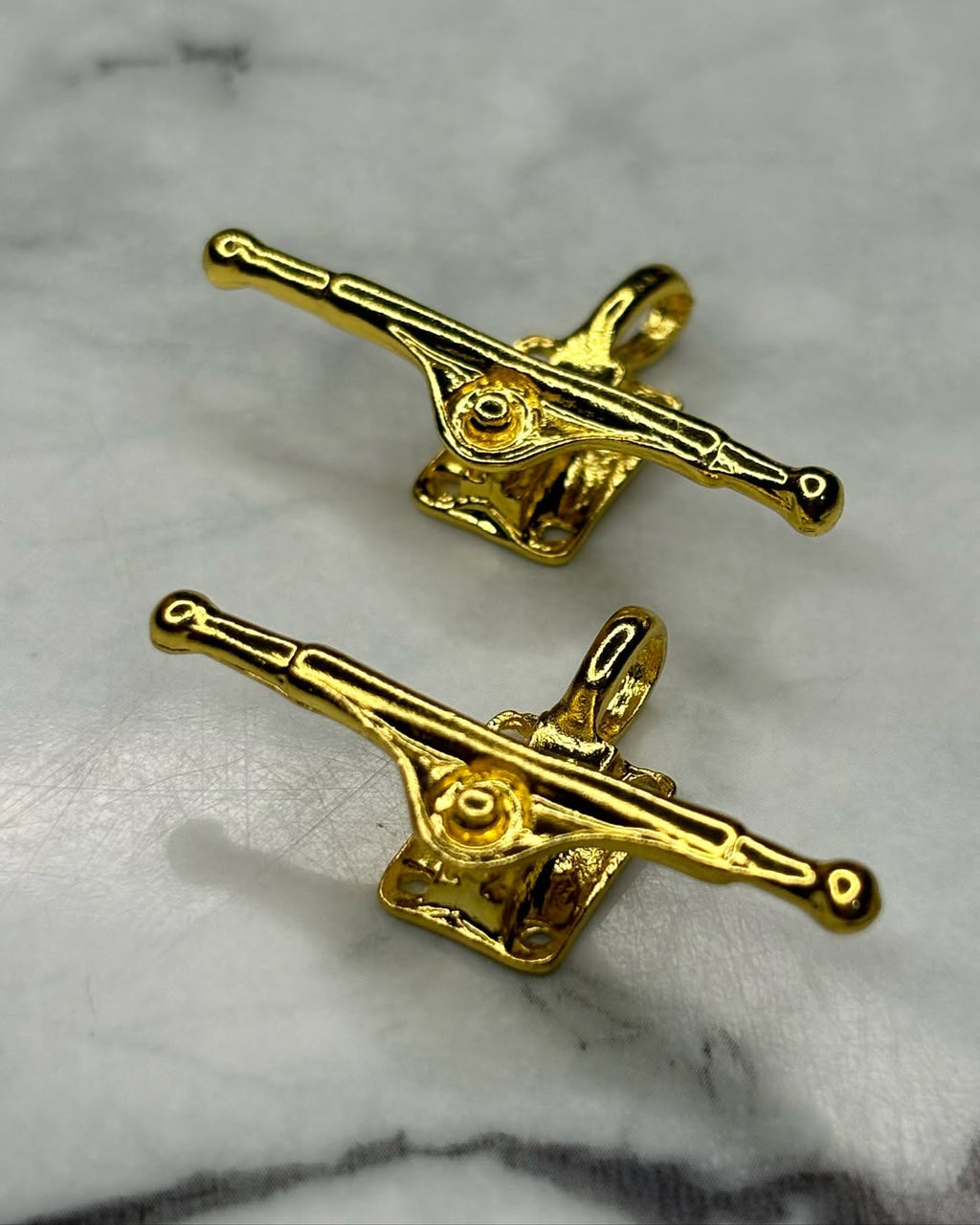 Collar de Truck Dorado